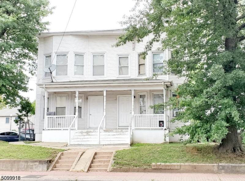 440 Somerset St - Photo 1