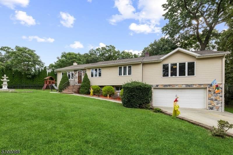 173 Hiawatha Blvd - Photo 1