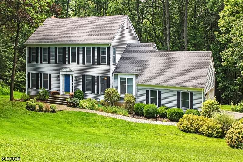 17 Grandview Ter - Photo 1