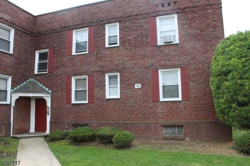 921 E Front St - Photo 1