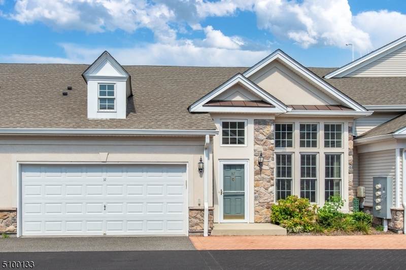 37 Graphite Dr - Photo 1