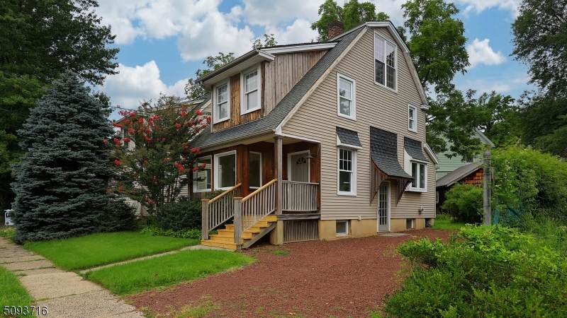 654 North Ave - Photo 1