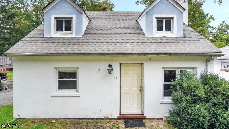 11 Central Ave - Photo 1