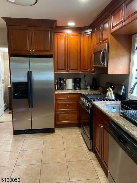 135 Davenport St - Photo 1