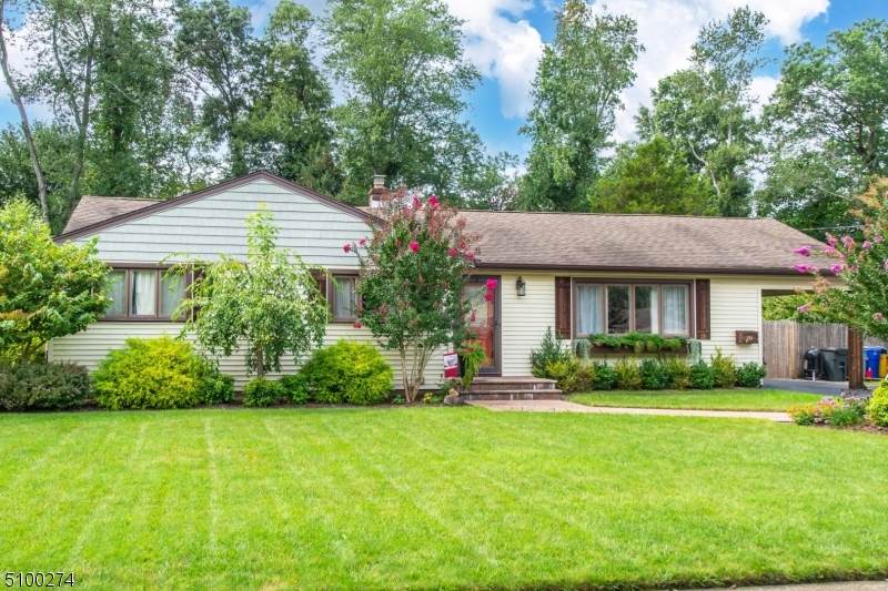 18 Evergreen Dr - Photo 1