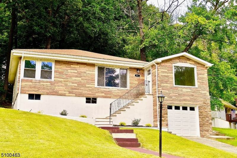 48 Algonquin Ave - Photo 1