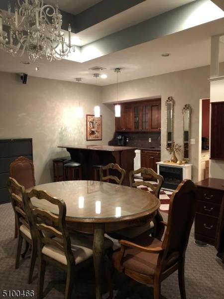 527 Franklin Ave - Photo 1