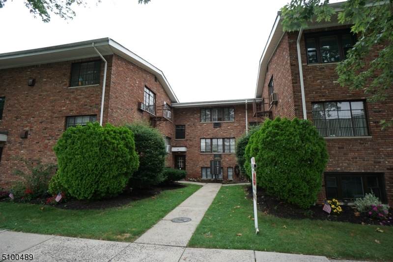 14 Washington St - Photo 1