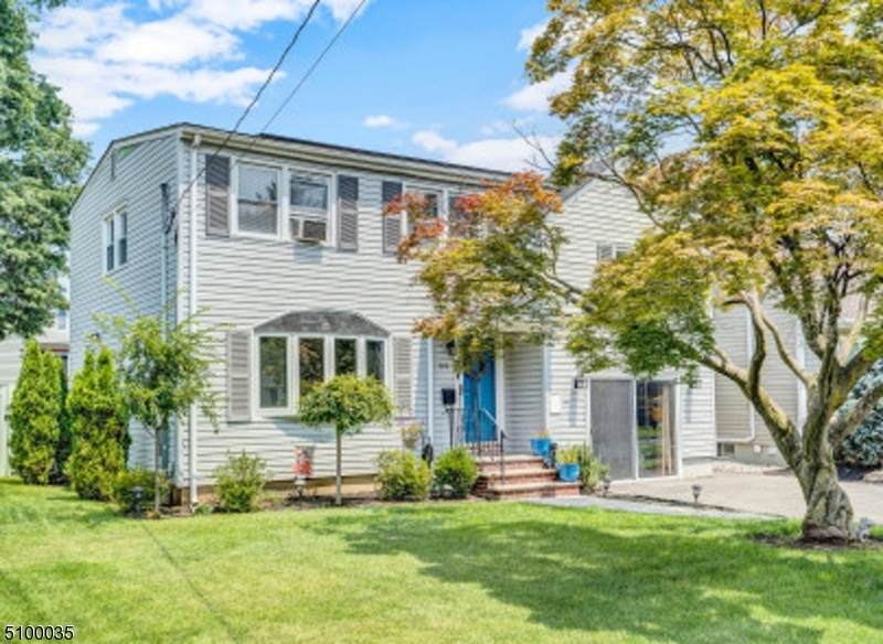 520 Richfield Ave - Photo 1