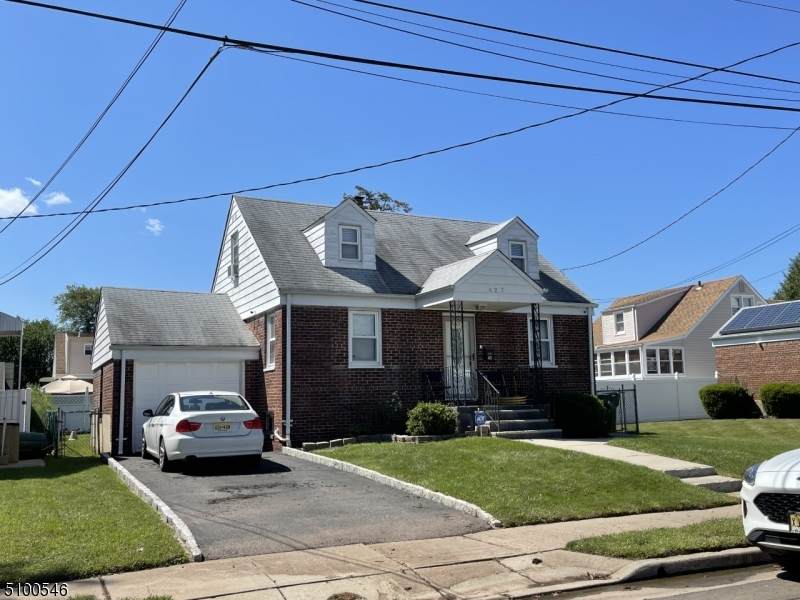 427 Mckinley St - Photo 1