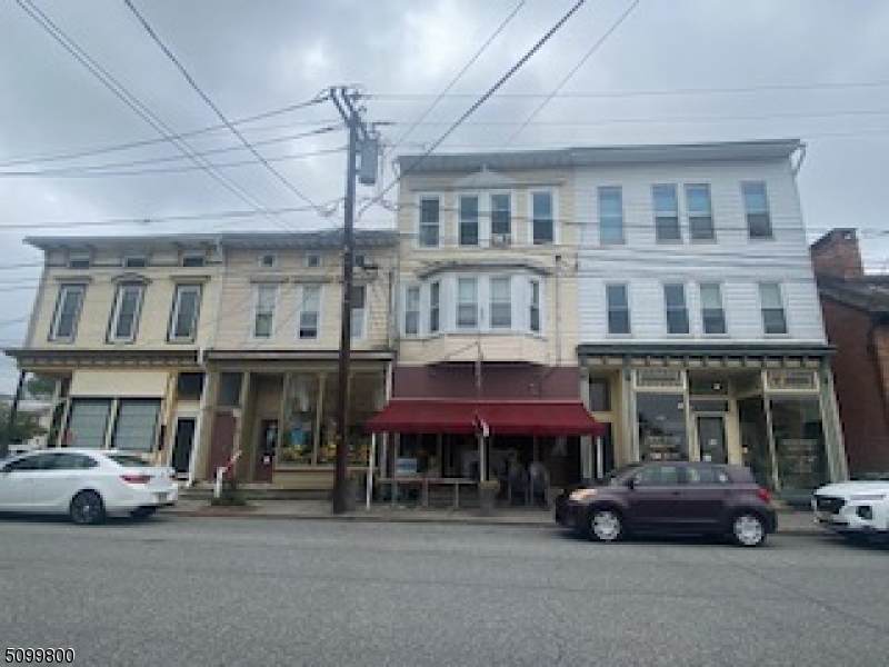 320 Front St - Photo 1