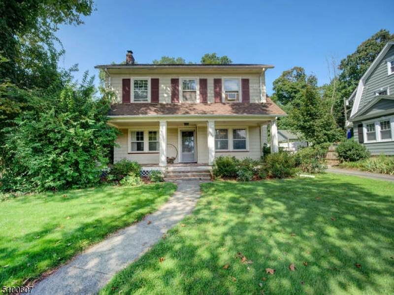 260 Grove St - Photo 1