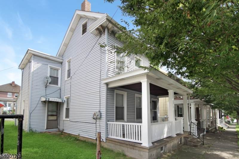 197 Lewis St - Photo 1