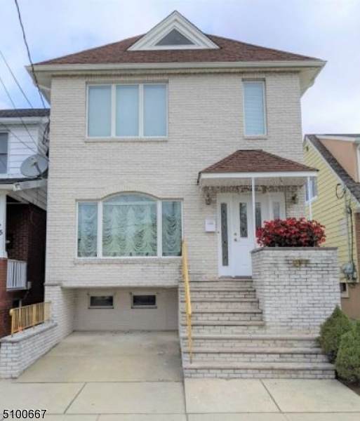 277 Maple Ave - Photo 1