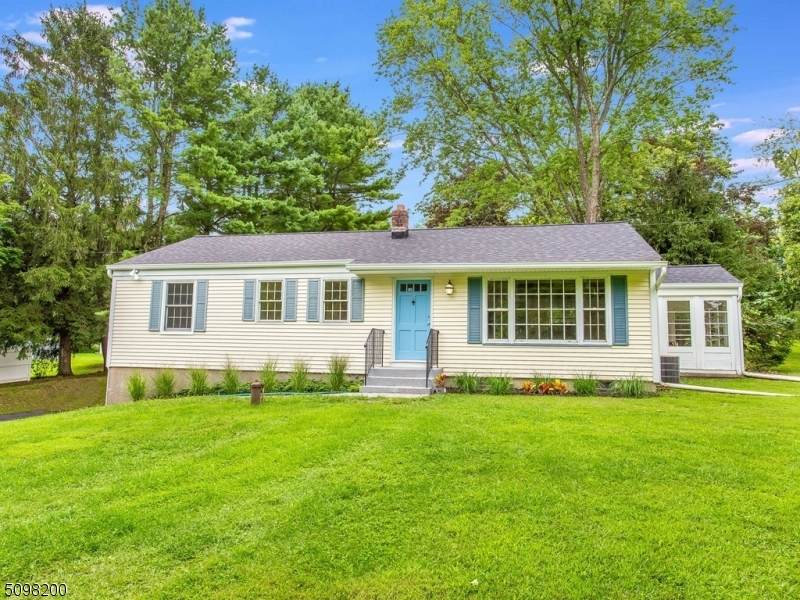 3 Maude Ln - Photo 1