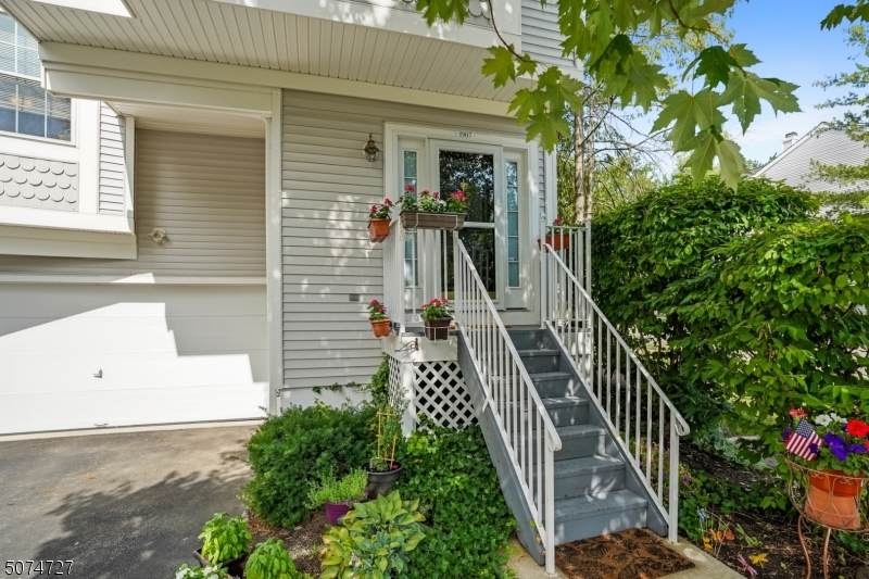1907 Tanglewood Pl - Photo 1