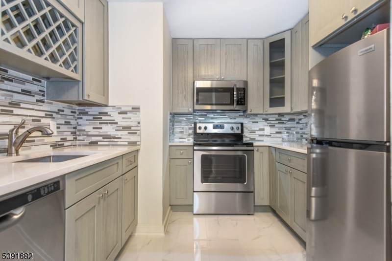 100 Grand Cove Way - Photo 1