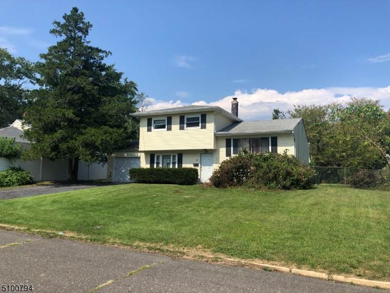 2 Garrett Pl - Photo 1
