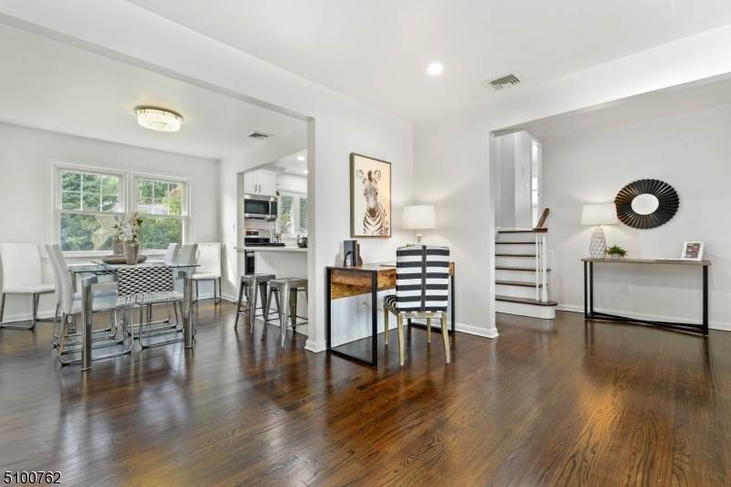 321 Hemlock Ave - Photo 1