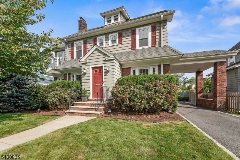 241 Grove St - Photo 1