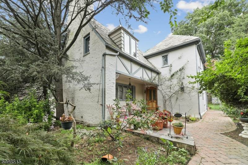456 Passaic Ave - Photo 1