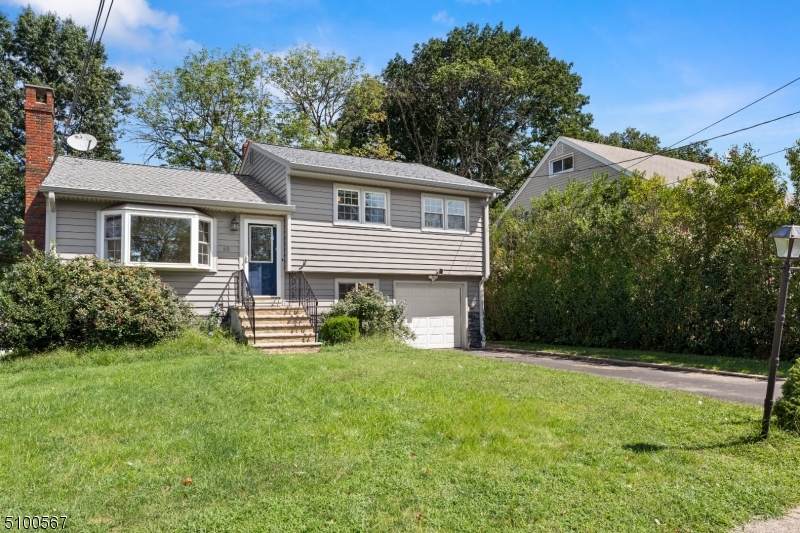 60 Lorraine Dr - Photo 1