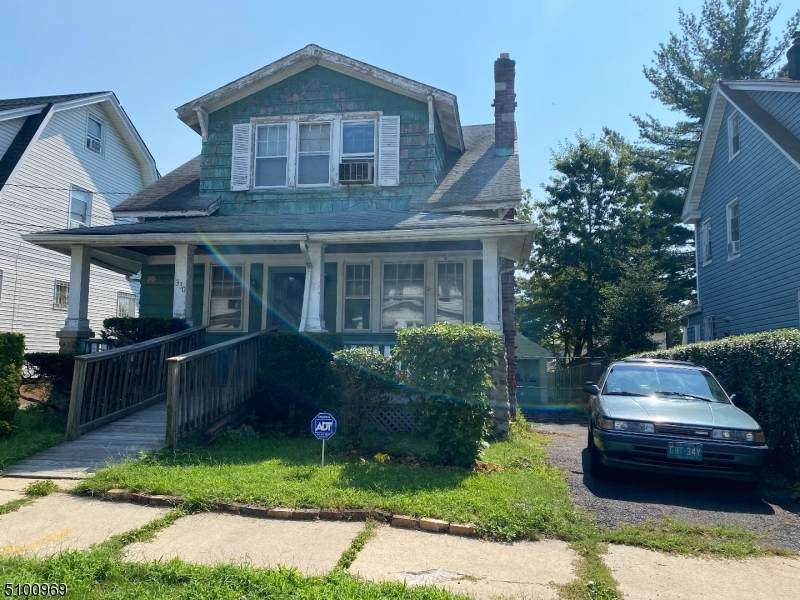 330 Chapman St - Photo 1