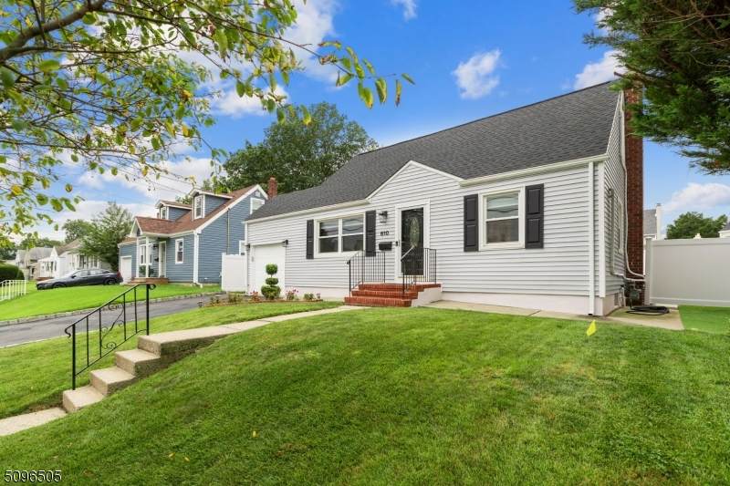 610 Princeton Rd - Photo 1