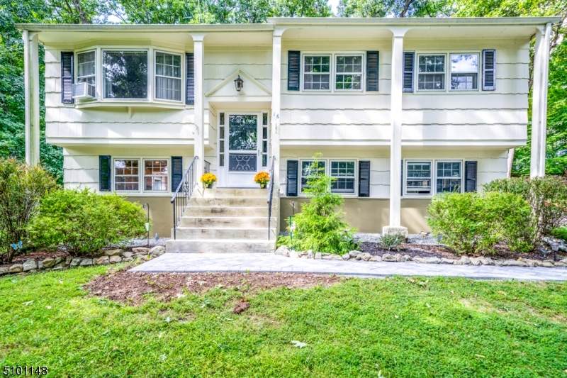 16 Kern Dr - Photo 1