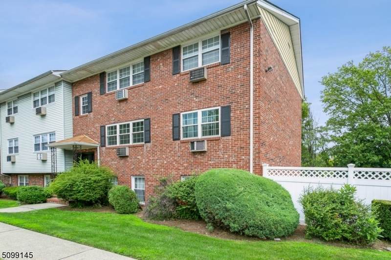 355 Broad St - Photo 1