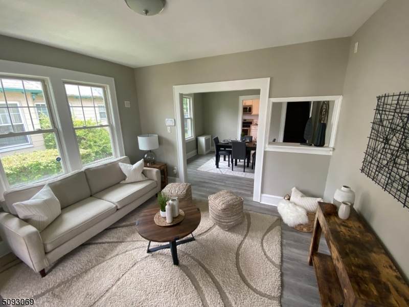 1006 Drake Ave - Photo 1