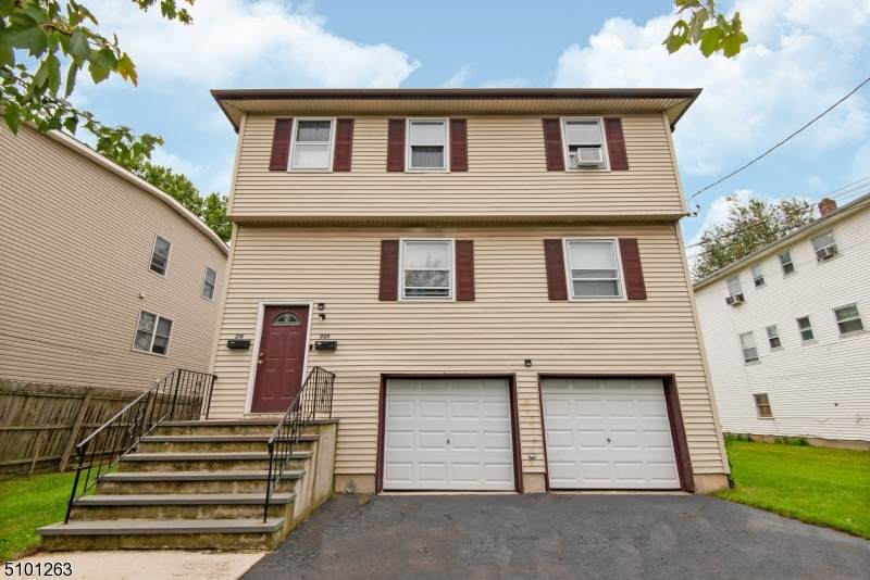 218 N 9Th St - Photo 1
