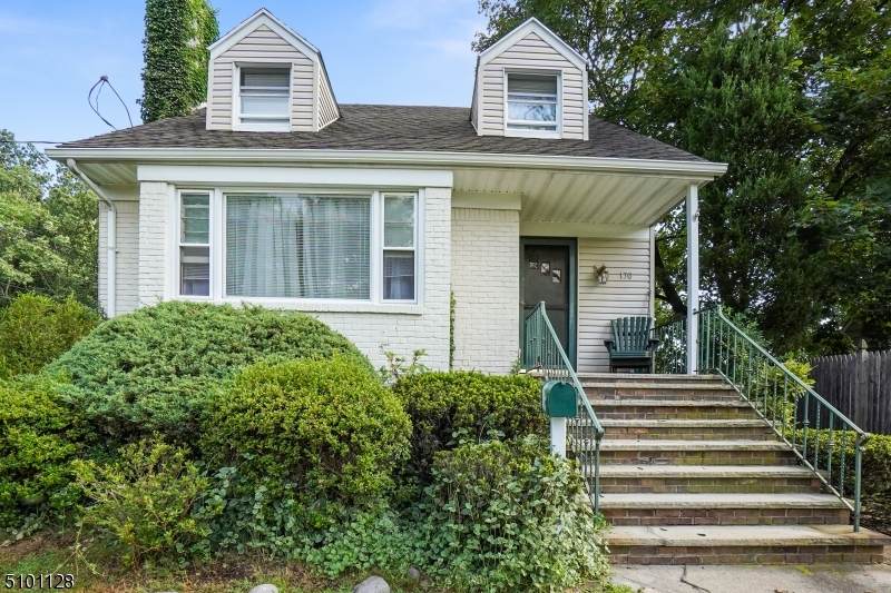 170 Franklin St - Photo 1