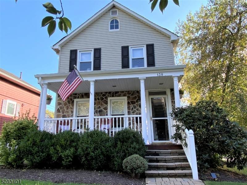 138 Roland Ave - Photo 1