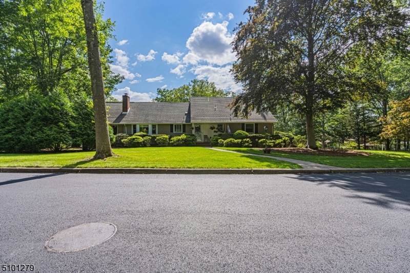 63 Kathleen Ct - Photo 1