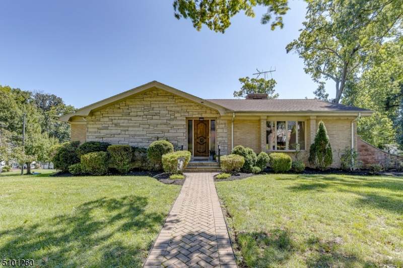 1028 Sunny Slope Dr - Photo 1