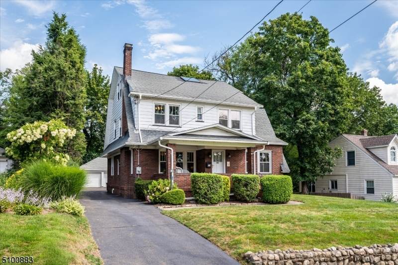 28 Grandview Ave - Photo 1