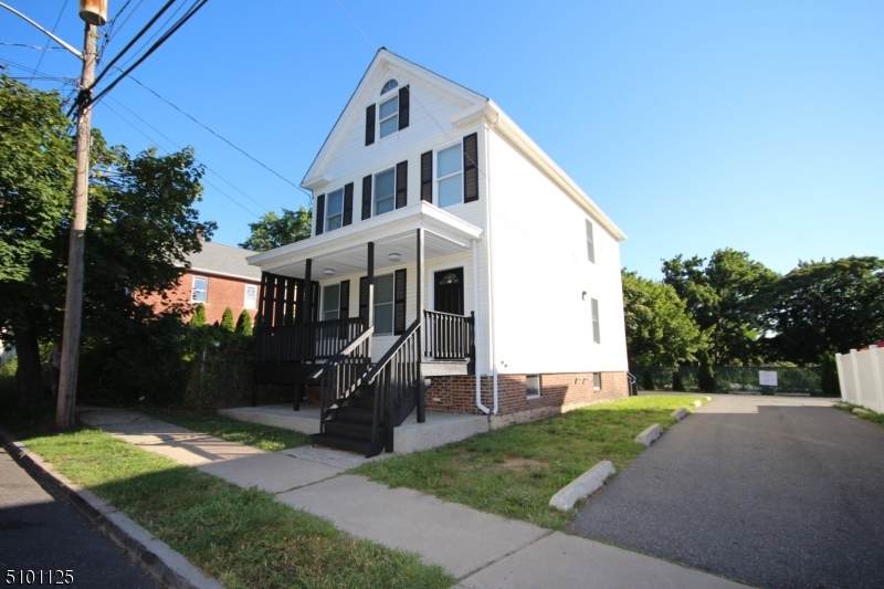 15 Home St - Photo 1