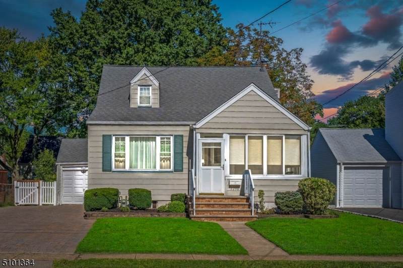 1296 Glenn Ave - Photo 1