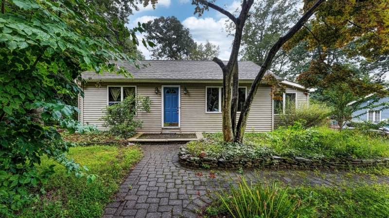 132 Selma Blvd - Photo 1