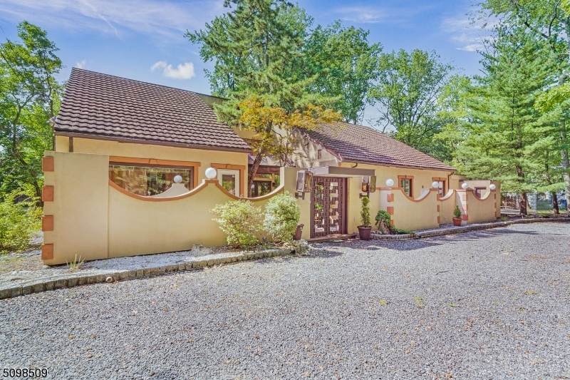20 Heather Ln - Photo 1