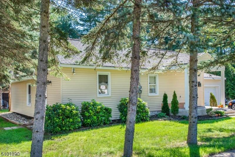 15 Munn Ave - Photo 1