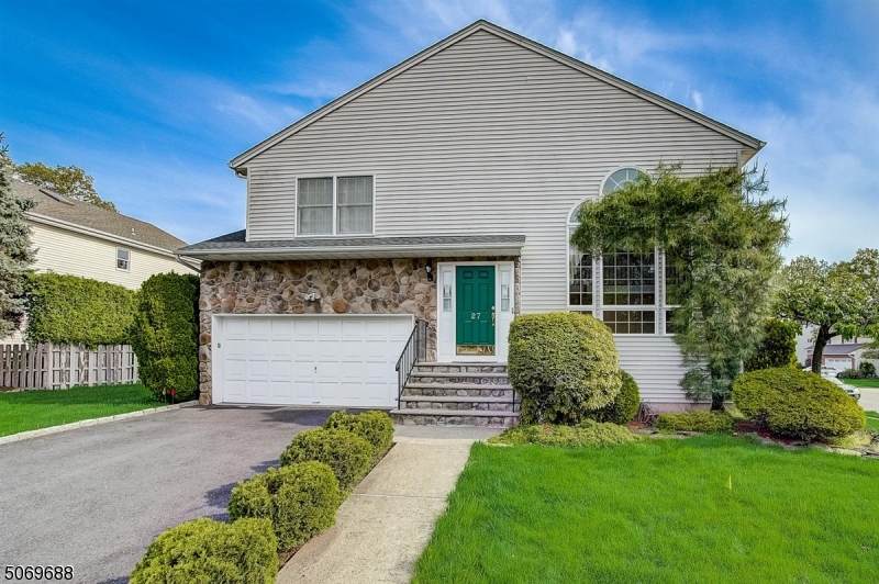 27 Kinder Dr - Photo 1