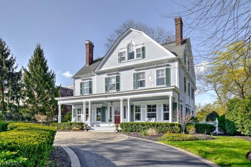25 Ogden Pl - Photo 1