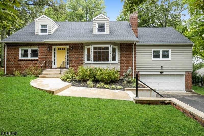 13 Woodlawn Dr - Photo 1