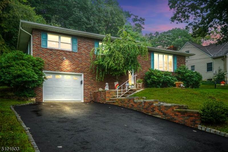 2 Chestnut St - Photo 1