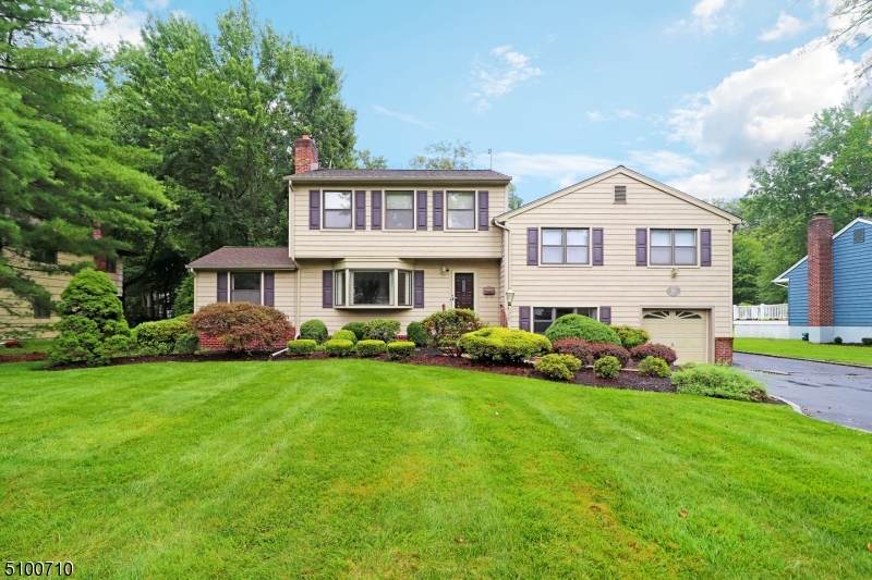 53 Cathedral Ave - Photo 1