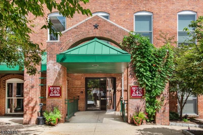 240 Main Street Unit 210 - Photo 1