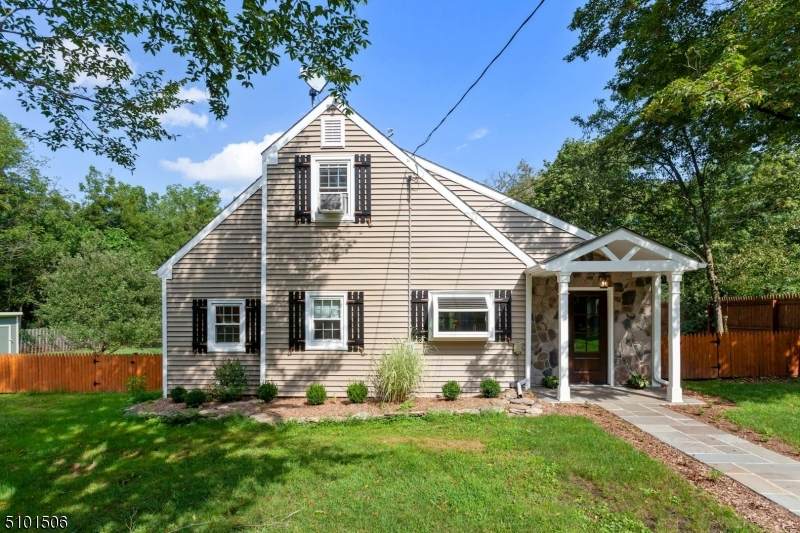 2 Sloan Ln - Photo 1