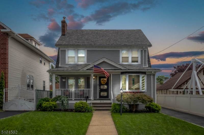 211 Palisade Rd - Photo 1